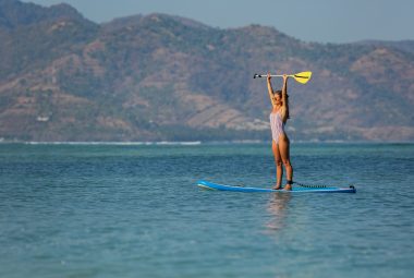 how to stand on a paddleboard - The definitive guide