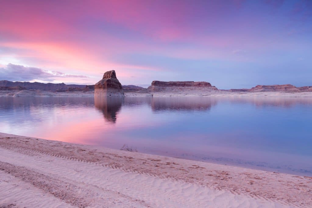 paddleboarding lake powell