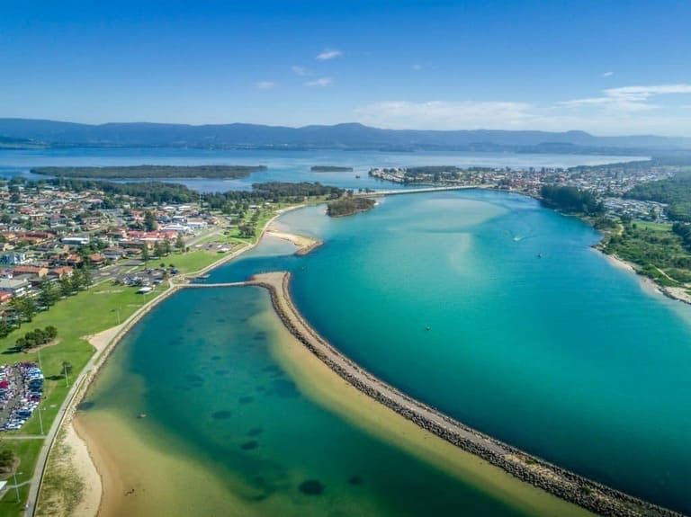 stand up paddle boarding shellharbour