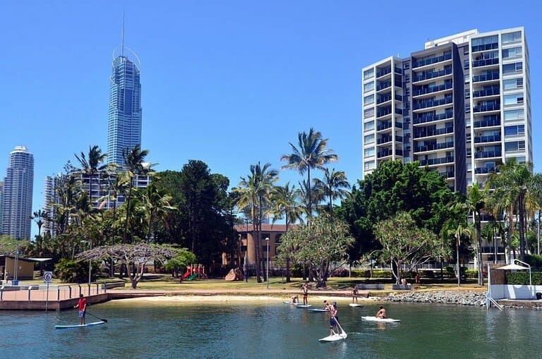 paddle boarding gold coast
